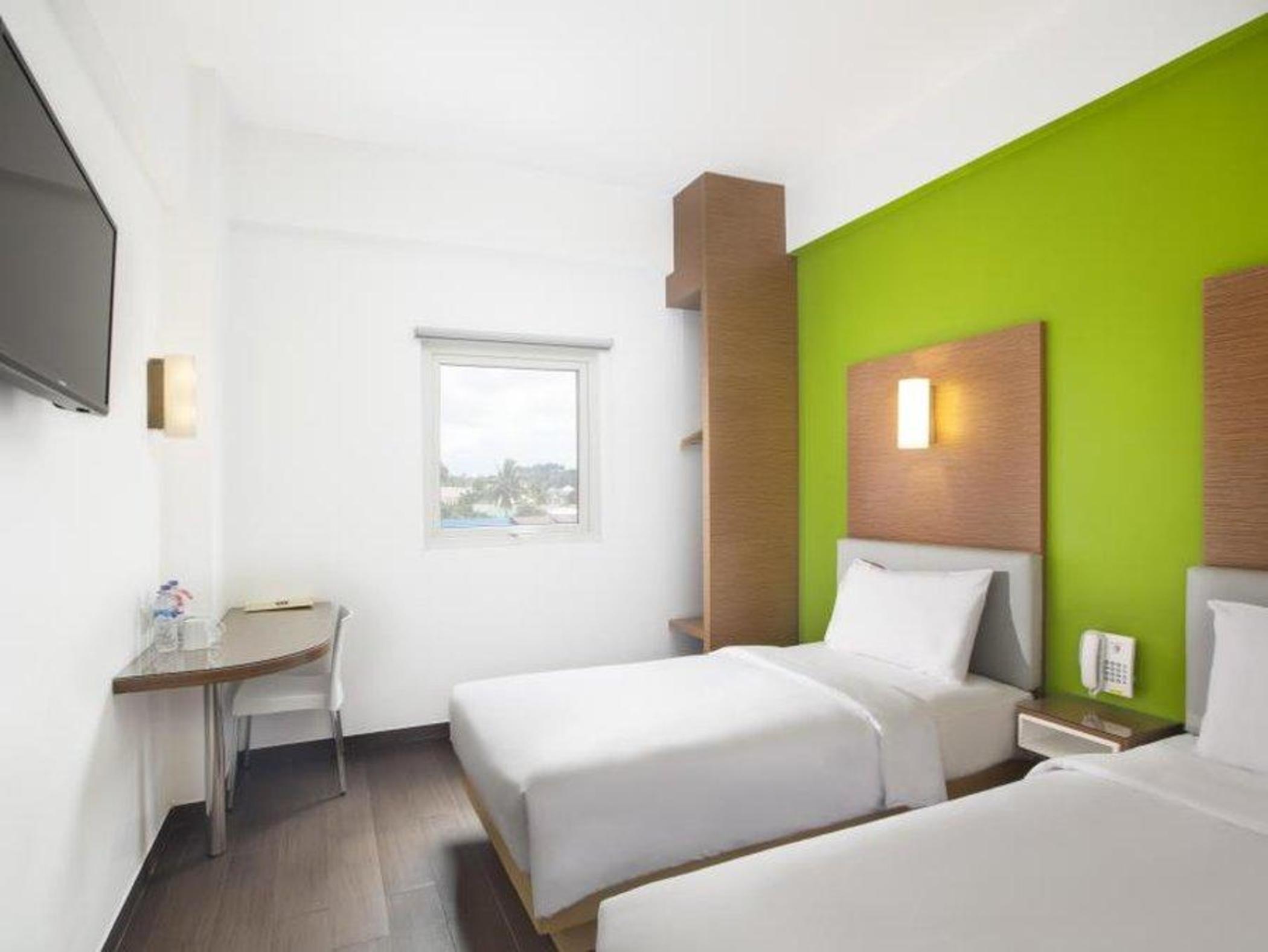 Amaris Hotel Samarinda Exterior photo